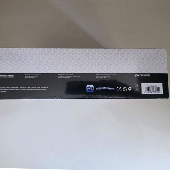 Pokémon Black Kyurem ex & Melmetal ex Pokemon Box Set - NEW - Picture 6 of 7